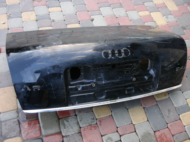 Кришка багажника кузова 4B5827023R VAG
