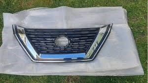 Захисна решітка радіатора 623106RR0B NISSAN