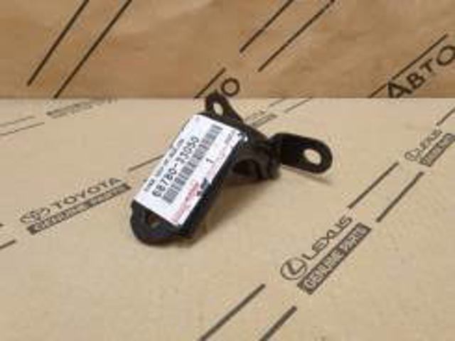 Петля задніх лівих дверей 6878033050 TOYOTA