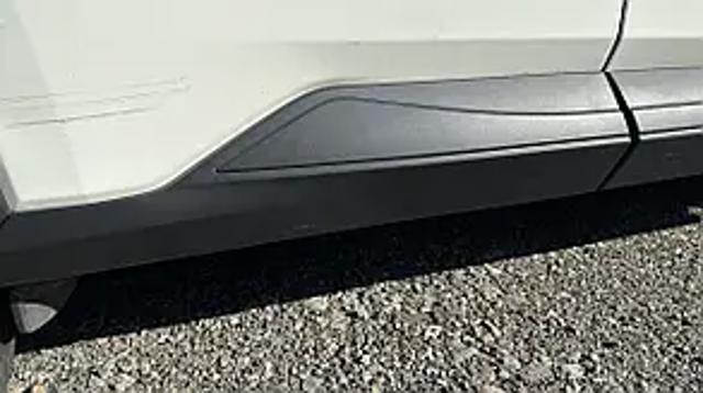Молдинг задніх правих дверей 828706RR0A NISSAN