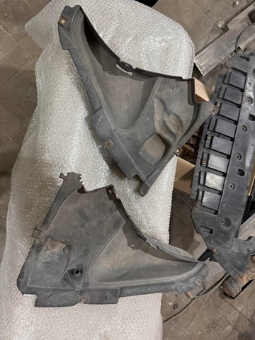 Щиток брудозахисний передньої арки крила 51717260740 BMW