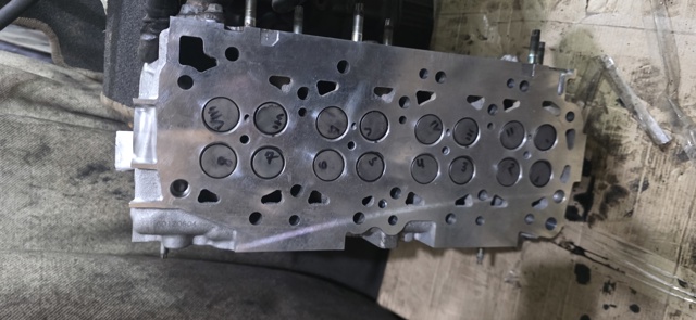 Головка блока циліндрів (ГБЦ) 11039EC00A NISSAN