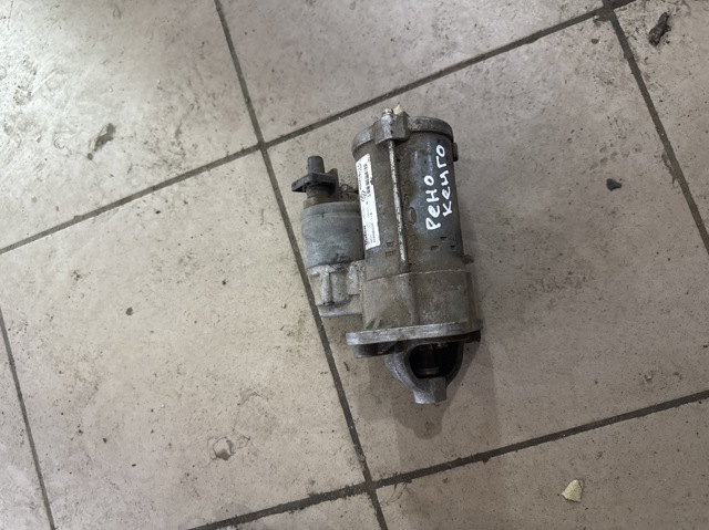 Стартер автомобільний 233008223R RENAULT