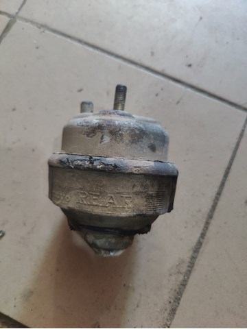 Опора двигуна задня 30741397 VOLVO