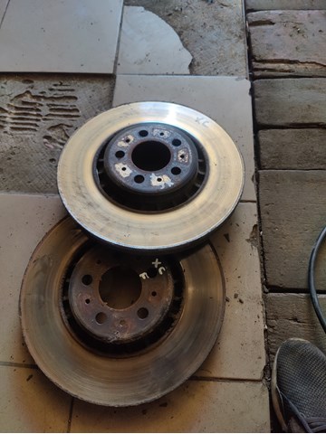 Гальмо дискове переднє 31262489 VOLVO
