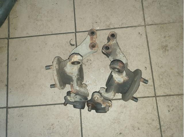 Цапфа поворотна ліва 4321202080 TOYOTA