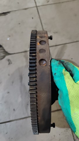 Маховик із зубчастим ободом в зборі 90502914 OPEL