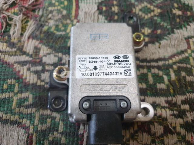 Датчик поперечного прискорення (ESP) 956901F300 HYUNDAI