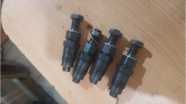 Форсунка дизельна в зборі, розпилювач + тримач MD196607 MITSUBISHI