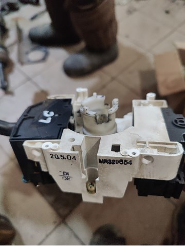 Перемикачі MR329654 MITSUBISHI