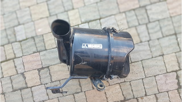 Корпус повітряного фільтра, верхня частина MR355690 MITSUBISHI