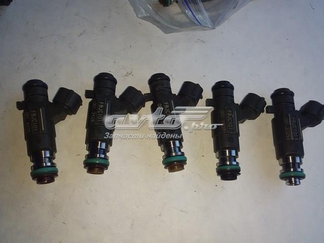 Форсунка дизельна в зборі, розпилювач + тримач 16611AA650 SUBARU