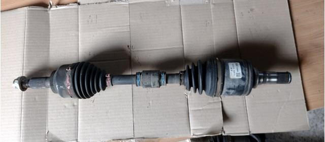 Піввісь передня ліва GG6125600A MAZDA