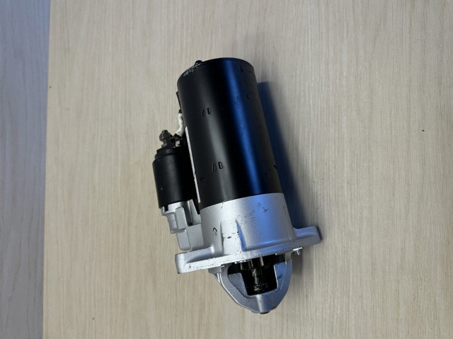 Стартер автомобільний 0001109030 BOSCH