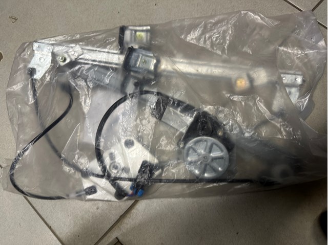 Механізм стеклопідйомника водійських дверей 1411PSE1 POLCAR