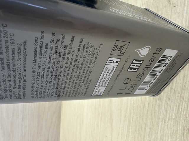 Рідина гальмівна A000989560509 MERCEDES