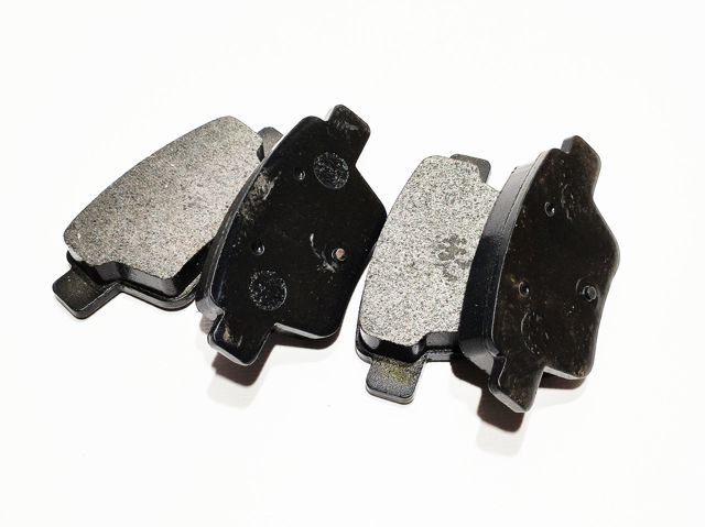 Колодки гальмові задні, дискові 1064001725 GEELY