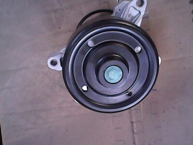 Помпа охолодження 1136000158 GEELY