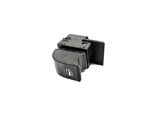 Кнопка підйомника переднього правого скла A113746130 CHERY