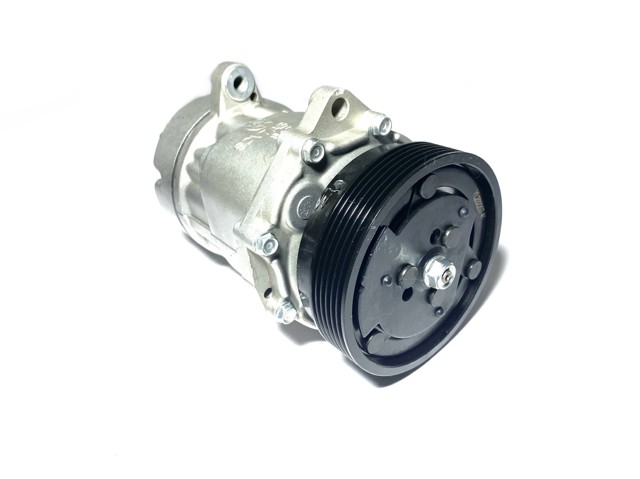 Насос кондиціонера A118104010BB CHERY