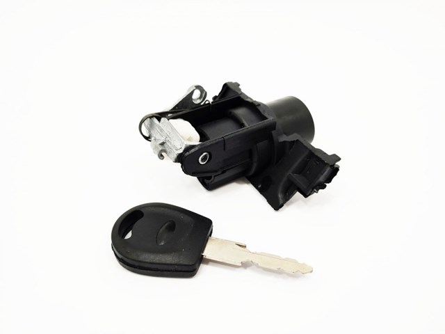 Личинка замка кришки багажника A118CB5606110AB CHERY