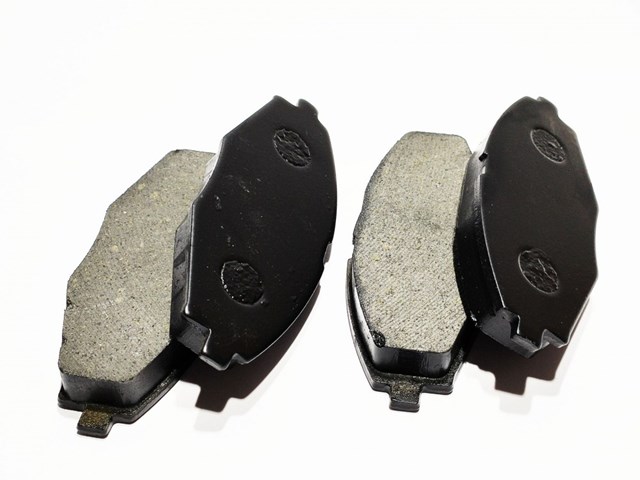 Комплект гальмівних колодок з 4 шт. дисків S11-3501080