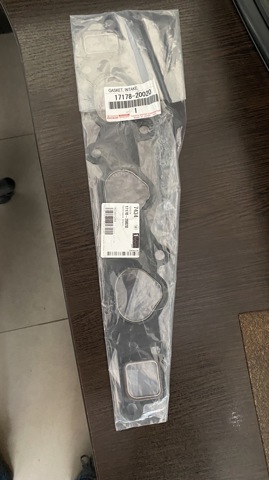 Прокладка впускного колектора нижня ліва 1717820020 TOYOTA
