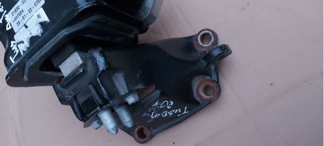 Кронштейн подушки (опори) двигуна, лівої 21830D3100 HYUNDAI