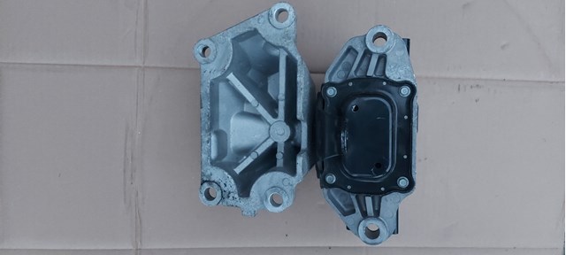 Ліва подушка двигуна 21830D3300 HYUNDAI