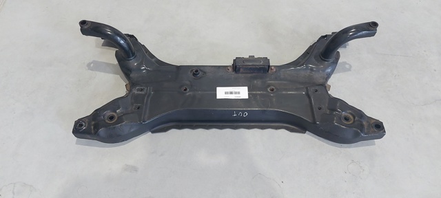 Передня балка 4000A414 MITSUBISHI