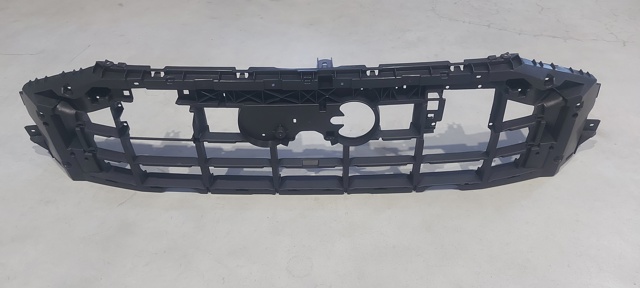 Кронштейн бампера переднього, центральний 4M8807233A VAG