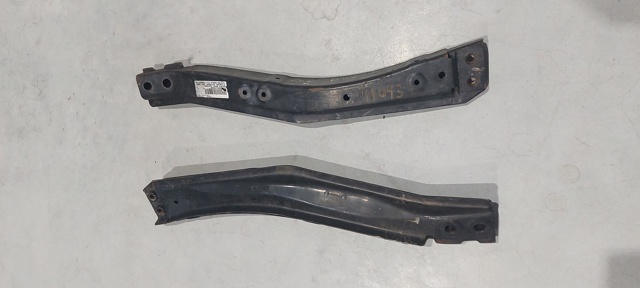 Кронштейн передньої балки 5220F599 MITSUBISHI