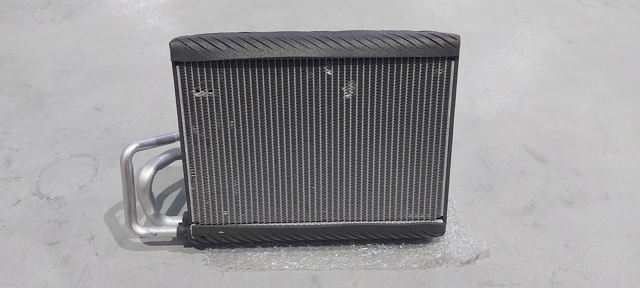 Охолоджувач повітря 7810A323 MITSUBISHI