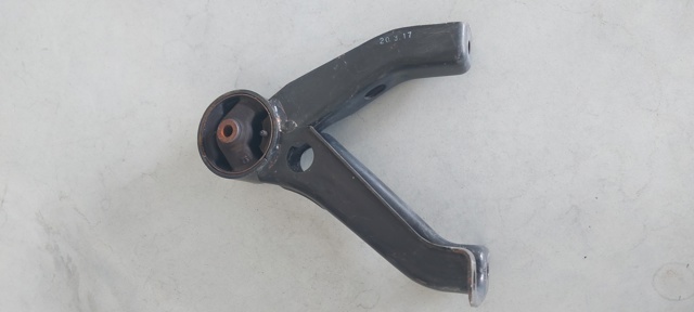 Подушка (опора) двигуна, задня MN101572 MITSUBISHI