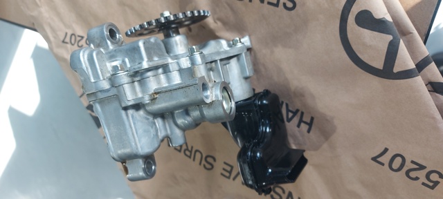 Маслонасос PE0114100 MAZDA