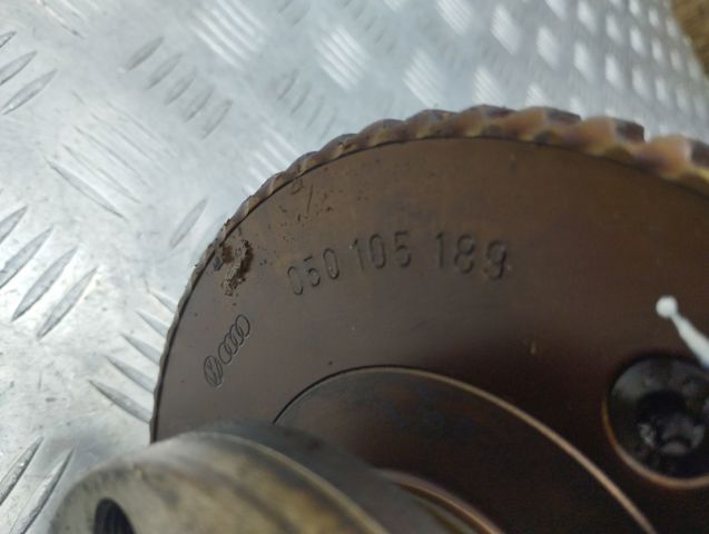Колінвал двигуна 026105101R VAG