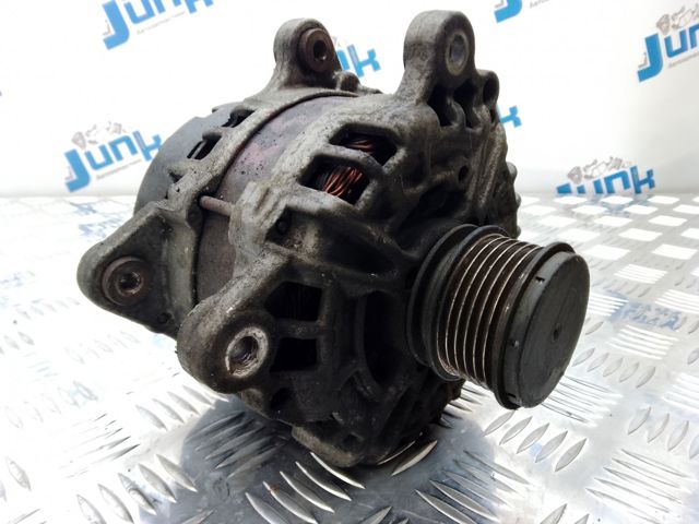 Генератор автомобільний 03L903023R VAG
