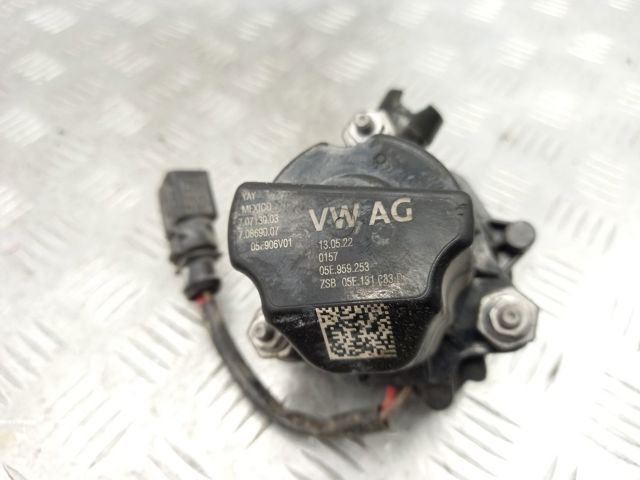 Насос повітряний 05E959253 VAG