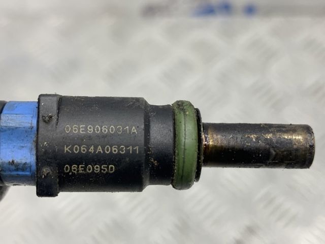 Форсунка інжектора 06E906031A VAG