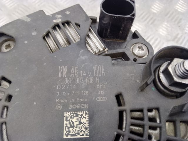 Генератор автомобільний 06H903018H VAG