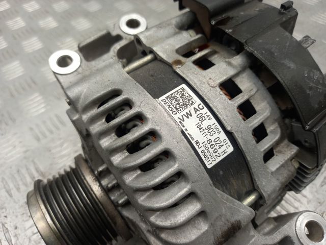 Авто генератор 06L903024H VAG