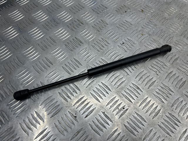 Опора капота права 105360600B TESLA