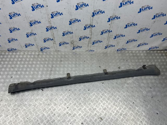 Накладка зовнішня (молдинг) порога, правий 108982900D TESLA
