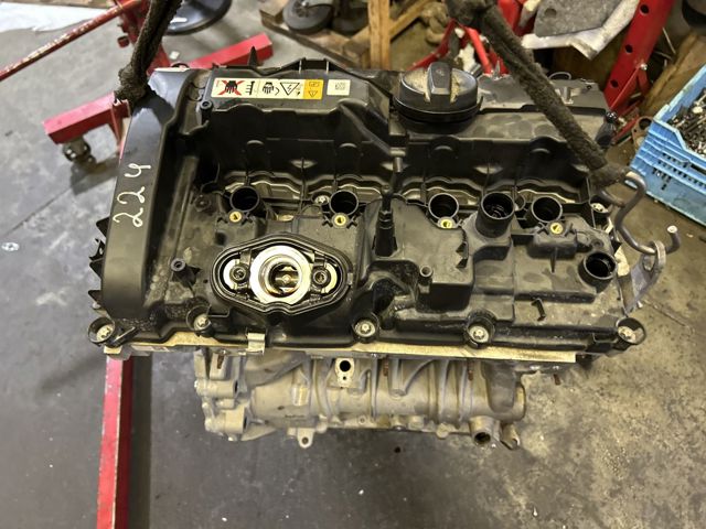 Двигун у зборі 11002455322 BMW