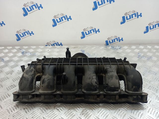 Колектор впускний 11617576911 BMW