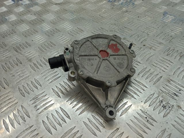 Насос вакуумний 11667640279 BMW