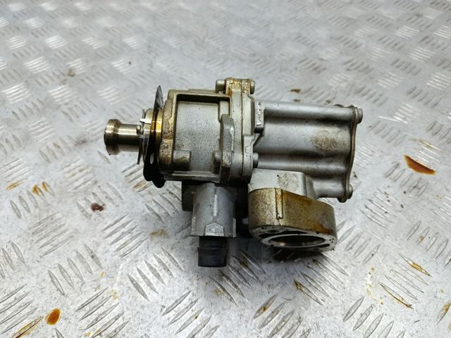 Насос вакуумний 11668618897 BMW