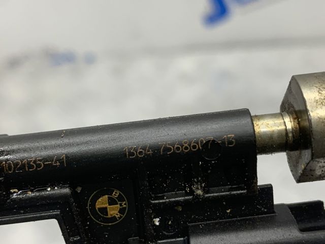 Форсунка вприску палива 13647568607 BMW