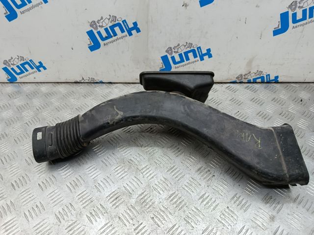 Патрубок повітряний, вхід повітряного фільтра 13717577472 BMW