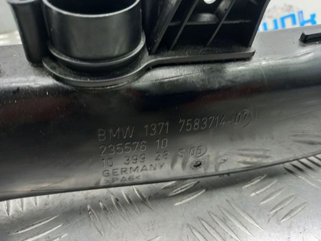 Патрубок повітряний, вихід повітряного фільтра 13717583714 BMW